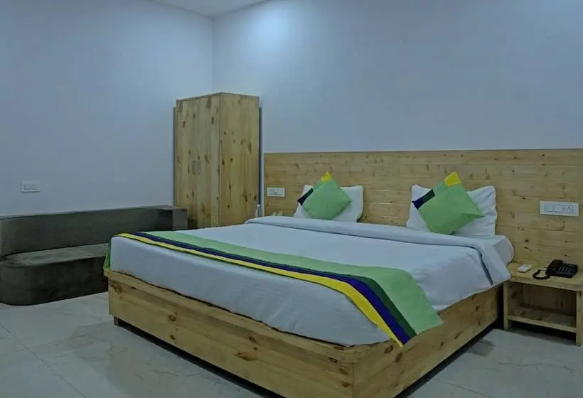 Deluxe-huone, Treebo The King Mohali