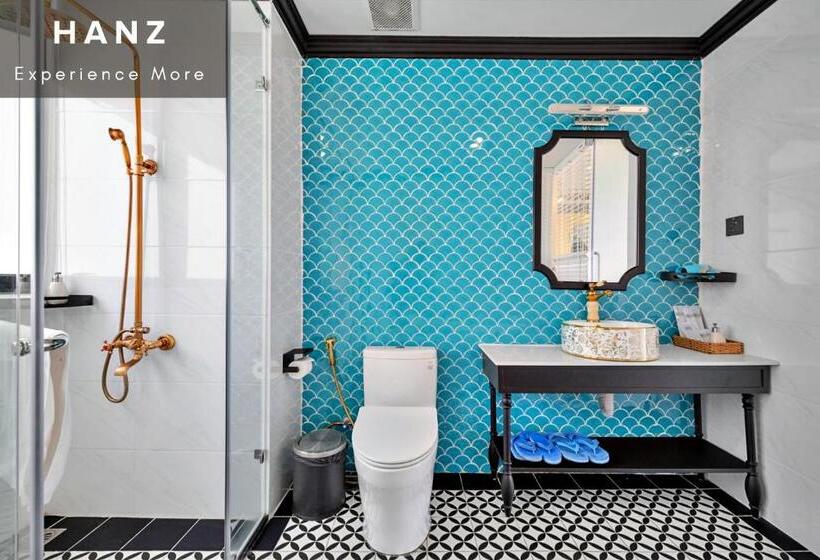 سوییت خانوادگی, Hanz Sofia Grand World Mini