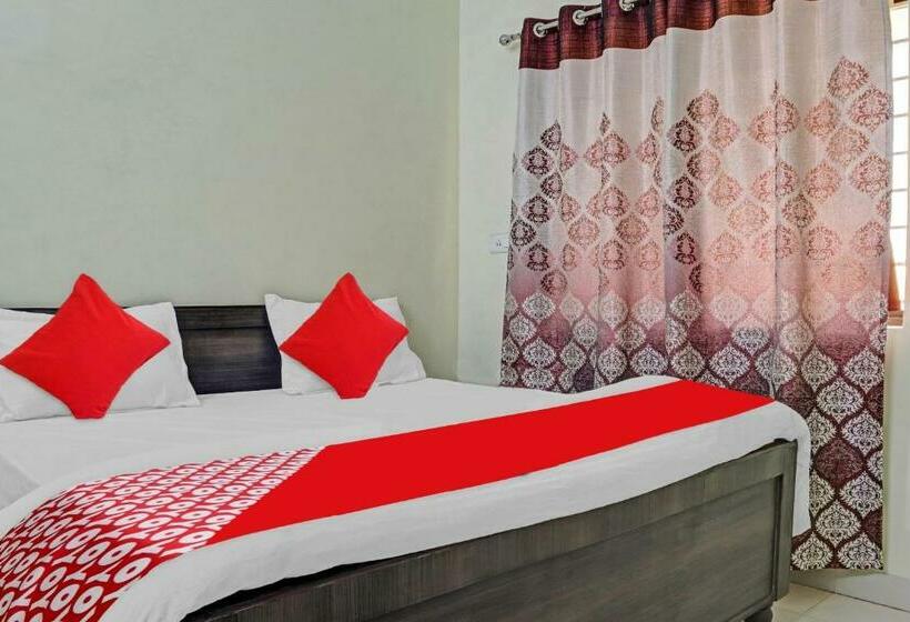 اتاق کلاسیک سه تخته, Oyo Flagship 70252  Samridhi
