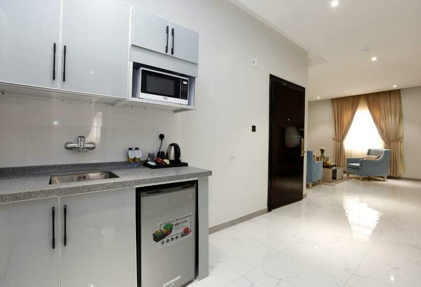 Studio Deluxe, وايت مون للأجنحة الفندقية  الرصراص