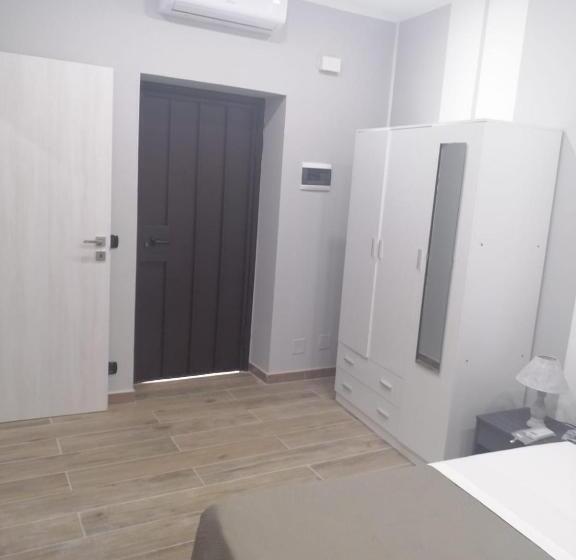 اتاق استاندارد, Carlino Room S