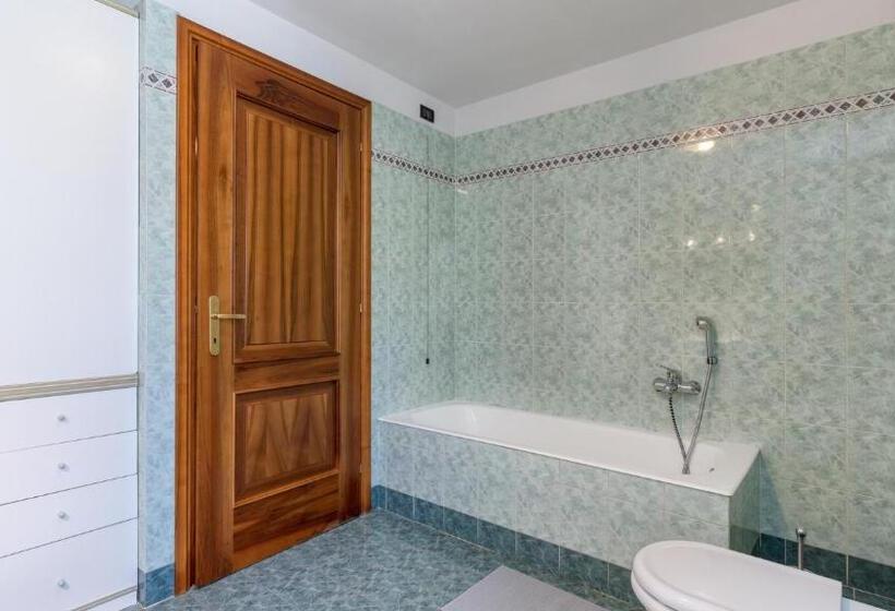 חדר משפחתי, B&b Lawanda