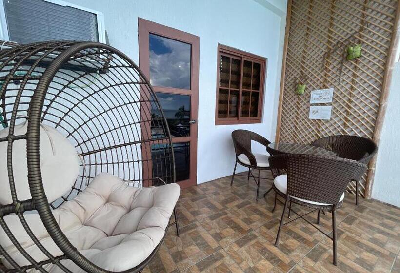 اتاق لوکس با بالکن و چشمانداز دریا, Lasersita Casitas And Water Spa Beach Resort By Cocotel