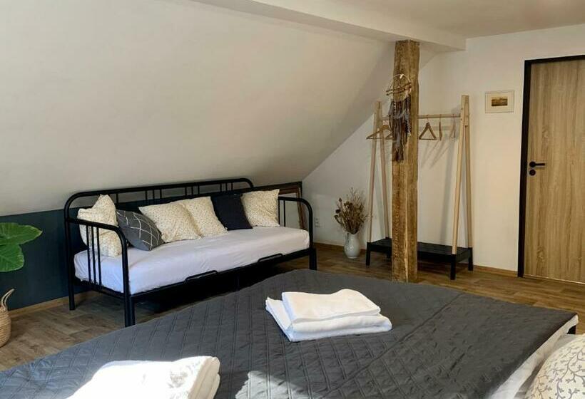 Номер Deluxe, Penzion Medové údolí