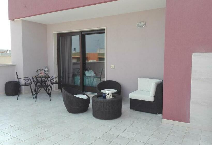 غرفة قياسية ثلاثية مزودة بتراس, Ca Maranto