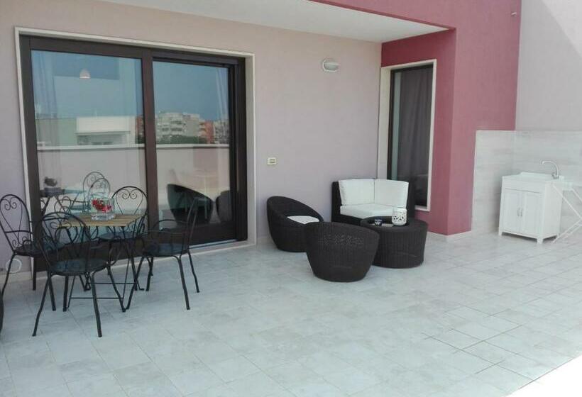 غرفة قياسية ثلاثية مزودة بتراس, Ca Maranto