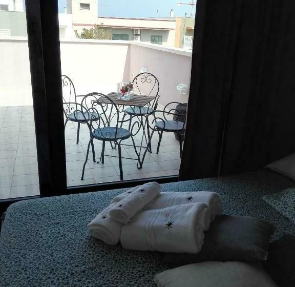 غرفة قياسية ثلاثية مزودة بتراس, Ca Maranto