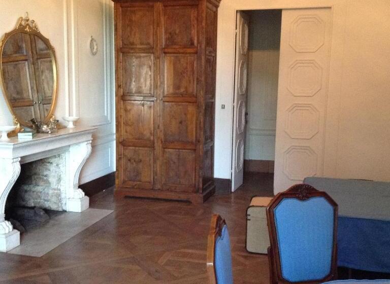 套房, Chateau De Frasne