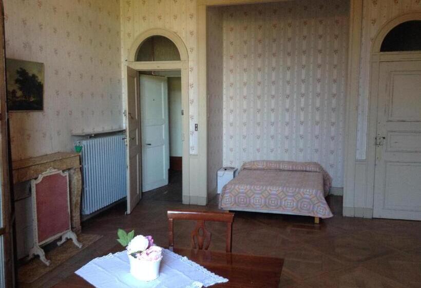 带3个卧室的公寓, Chateau De Frasne