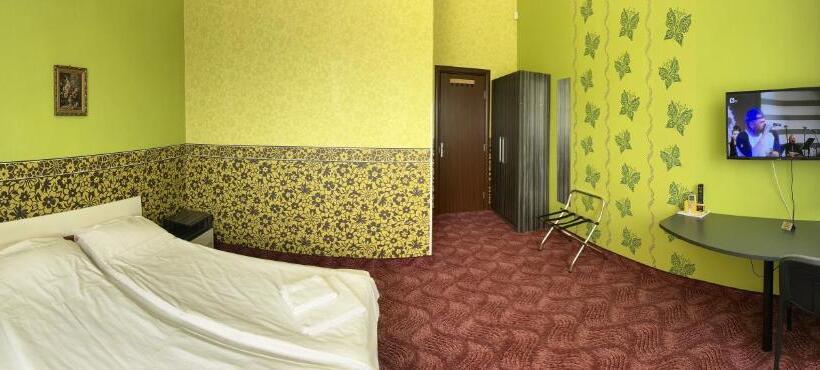 Дом 1 Спальня, Kremena Guest House