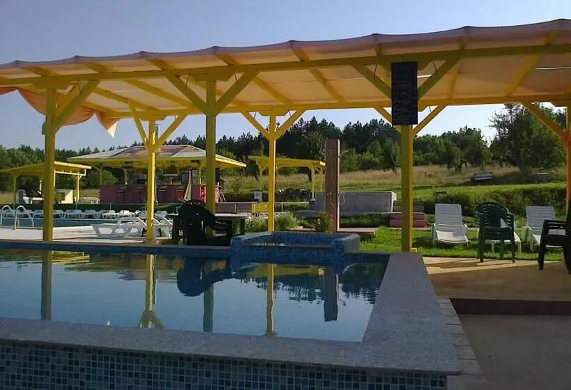 Talo 1 Makuuhuone, Kremena Guest House