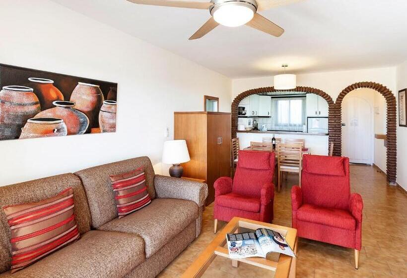 2 Bedroom Apartment with Views, Riviera Del Mar Apartment