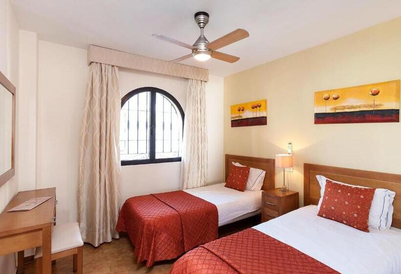 2 Bedroom Apartment with Views, Riviera Del Mar Apartment