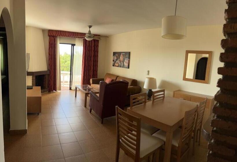 2 Bedroom Apartment with Views, Riviera Del Mar Apartment