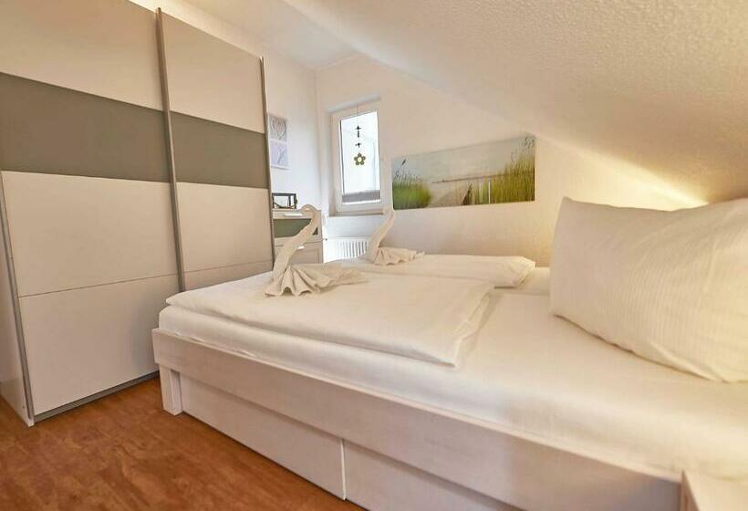 1 Bedroom Apartment Lake View, Wohnpark Stadt Hamburg In Binz Wg 57