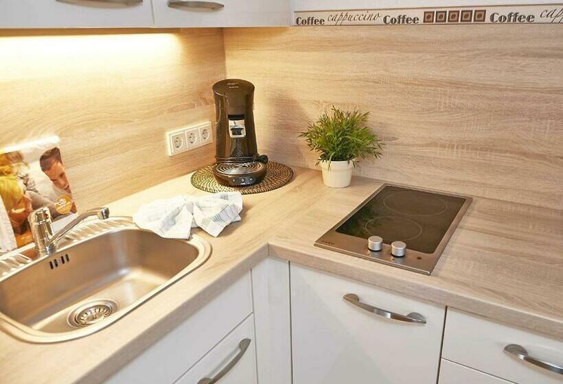 1 Bedroom Apartment Lake View, Wohnpark Stadt Hamburg In Binz Wg 57