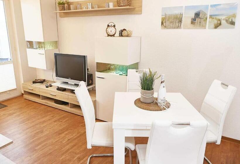 1 Bedroom Apartment Lake View, Wohnpark Stadt Hamburg In Binz Wg 57