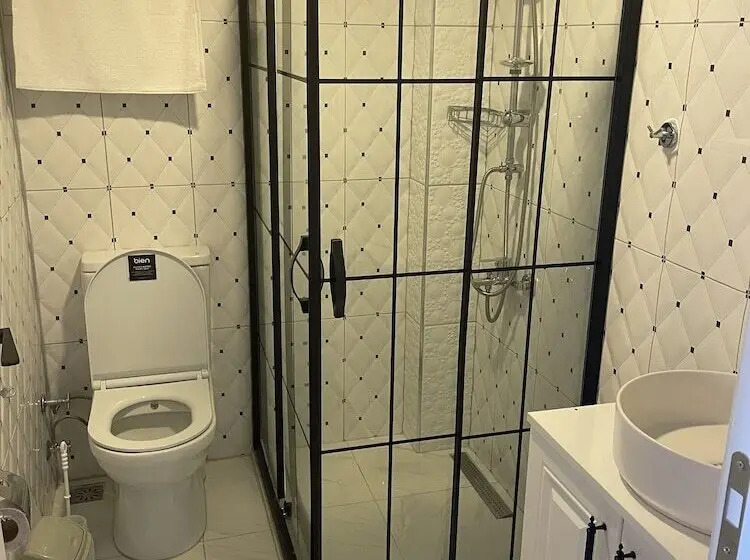 اتاق استاندارد سه نفره, Imbrossa