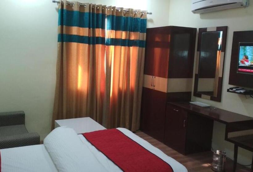 חדר סטנדרט עם מרפסת, White Castle Manesar