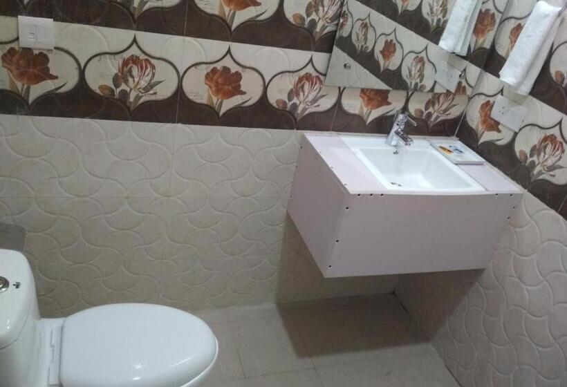 חדר סטנדרט עם מרפסת, White Castle Manesar