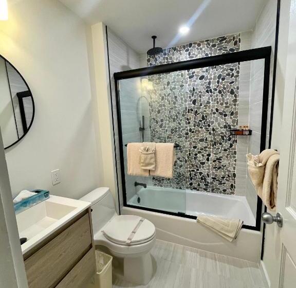 شقة غرفتين, Townhouses & Captain S Quarters