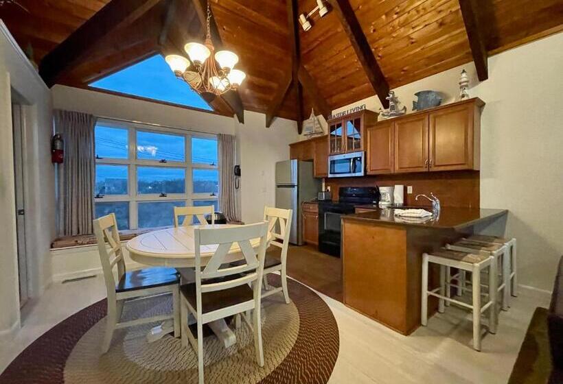 شقة غرفتين, Townhouses & Captain S Quarters