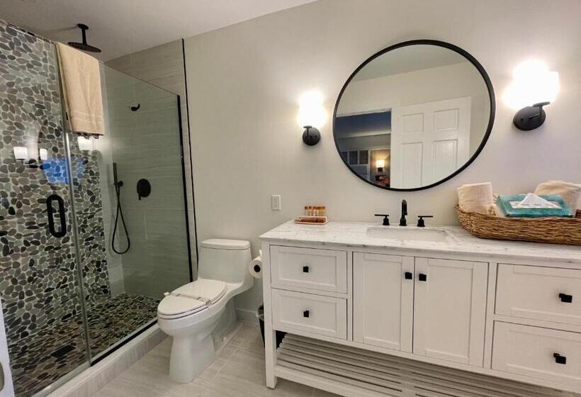 شقة غرفتين, Townhouses & Captain S Quarters