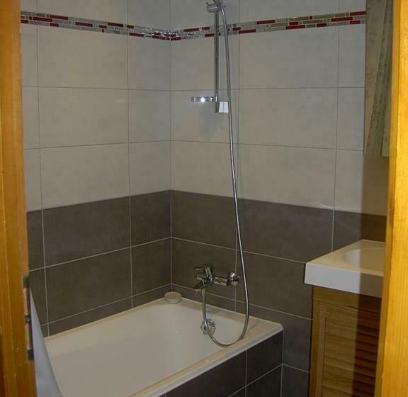 חדר משפחתי, Au Bois De Lune