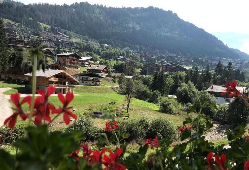 חדר משפחתי, Au Bois De Lune