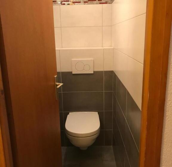 חדר משפחתי, Au Bois De Lune