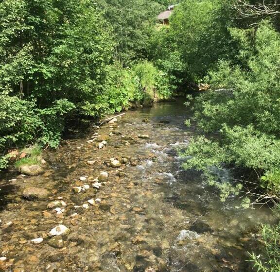 חדר משפחתי, Au Bois De Lune