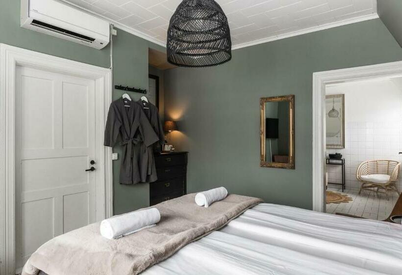 Номер Стандарт, Bridget Inn