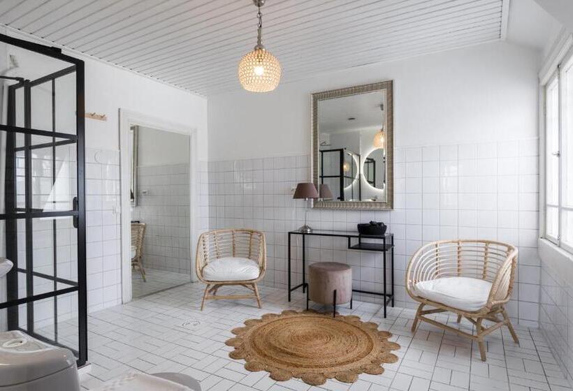 اتاق استاندارد, Bridget Inn