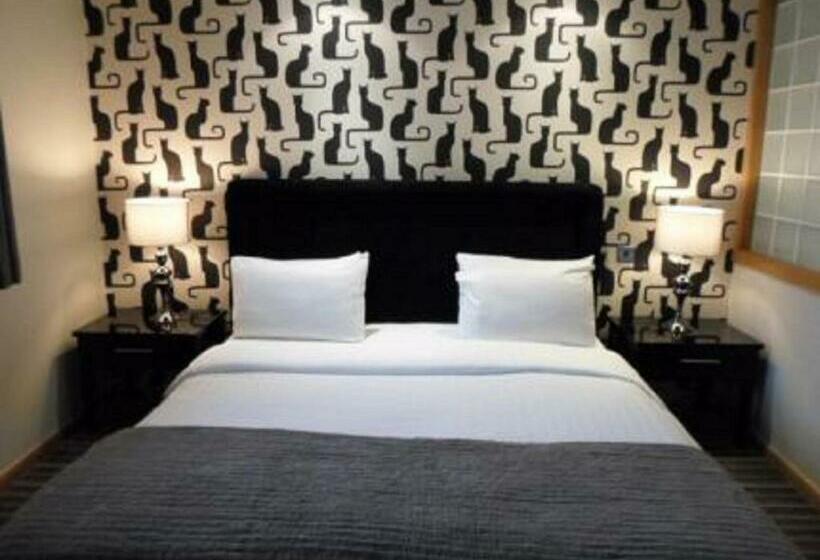 古典房间, Cheshire Cat