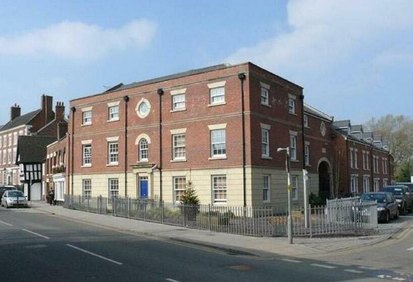 침실 1개 아파트, Cheshire Cat