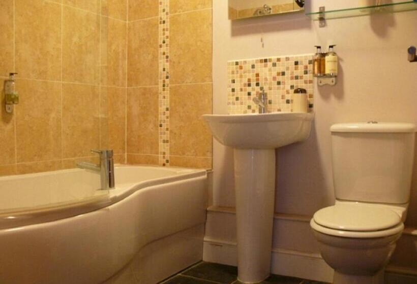 스탠다드 룸, Cheshire Cat