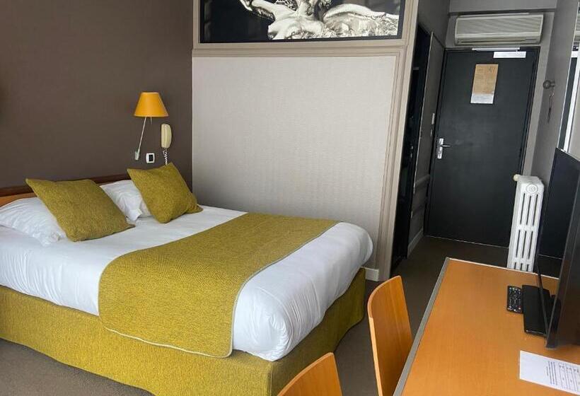 غرفة قياسية, Des Lices