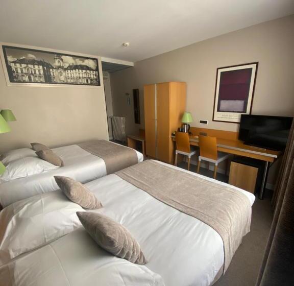 经典四人房间, Des Lices