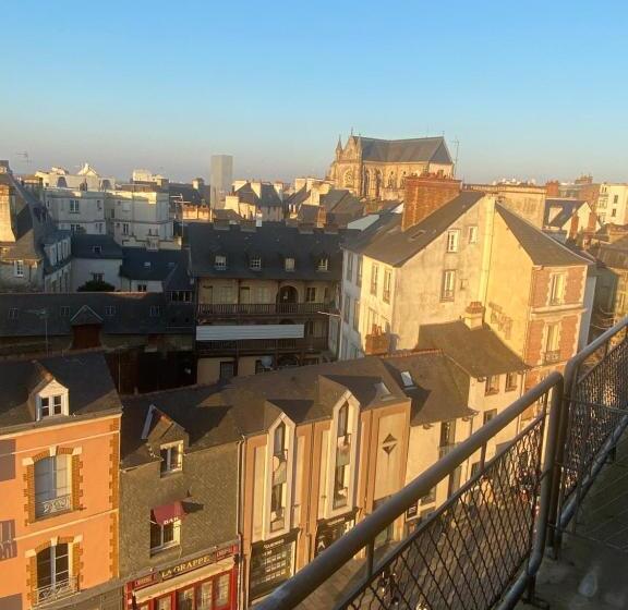 غرفة قياسية, Des Lices