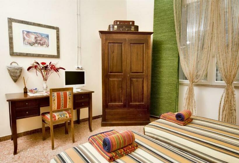 غرفة قياسية حمام مشترك, Domo Silvia E Paolo