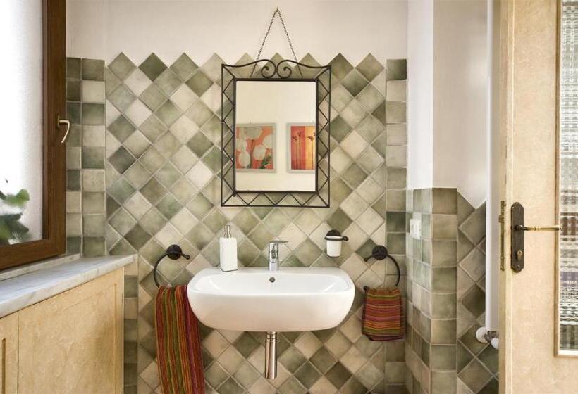 غرفة قياسية, Domo Silvia E Paolo