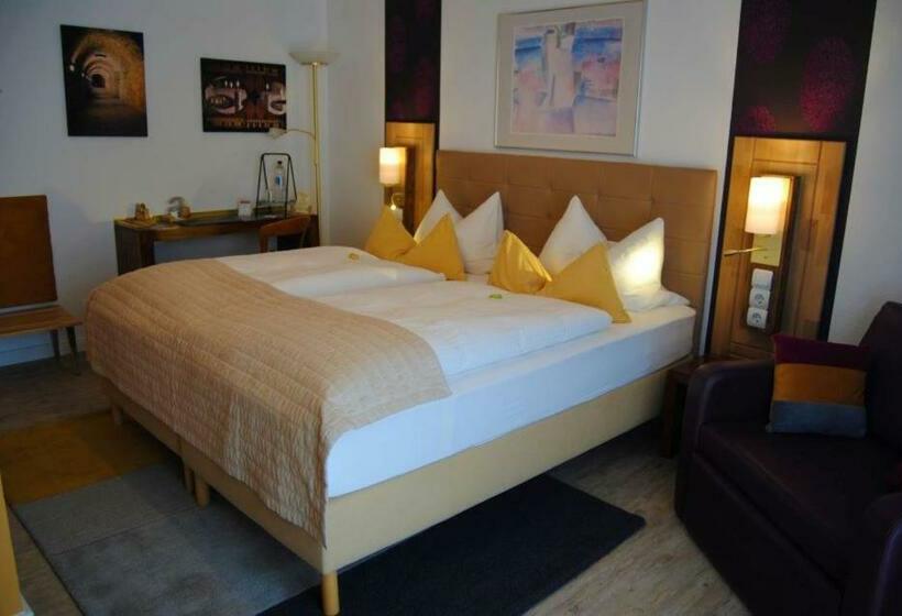 标准间, Franconia City