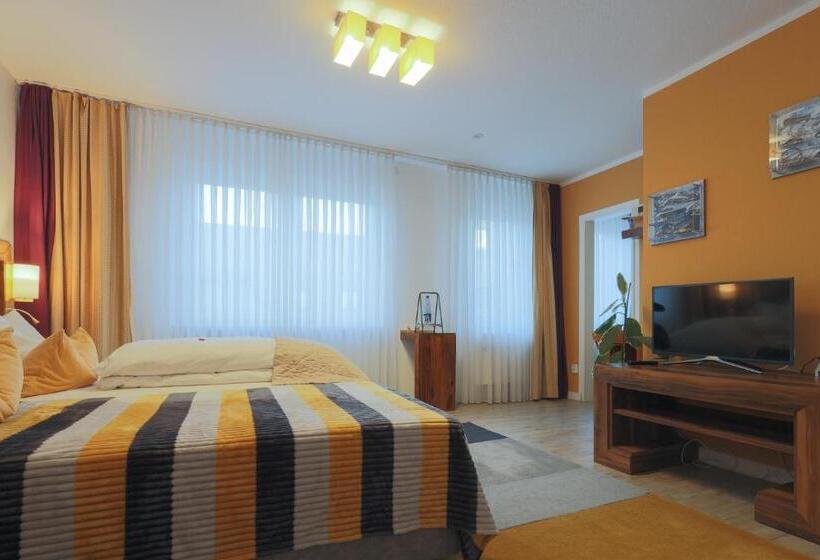 标准间, Franconia City