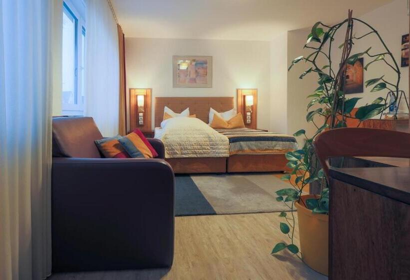 Номер Стандарт, Franconia City