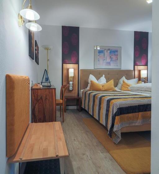 Quarto Estandar, Franconia City