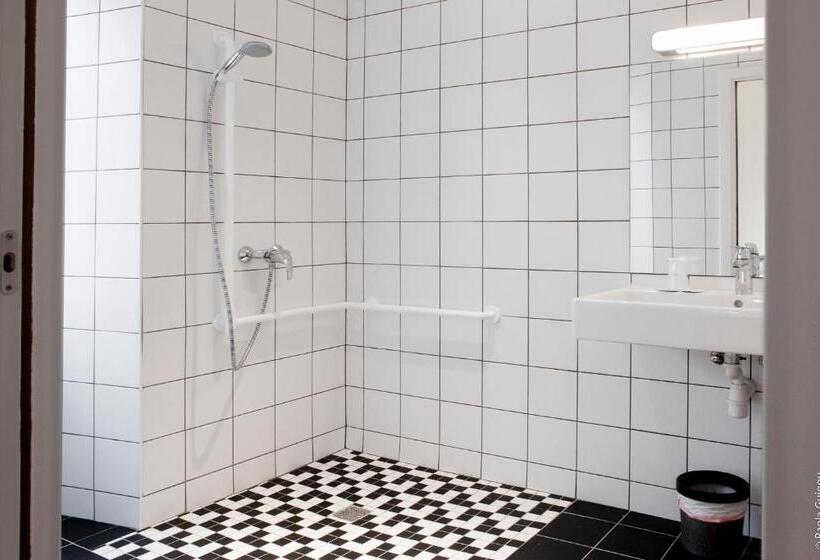 스탠다드 룸, Graffalgar