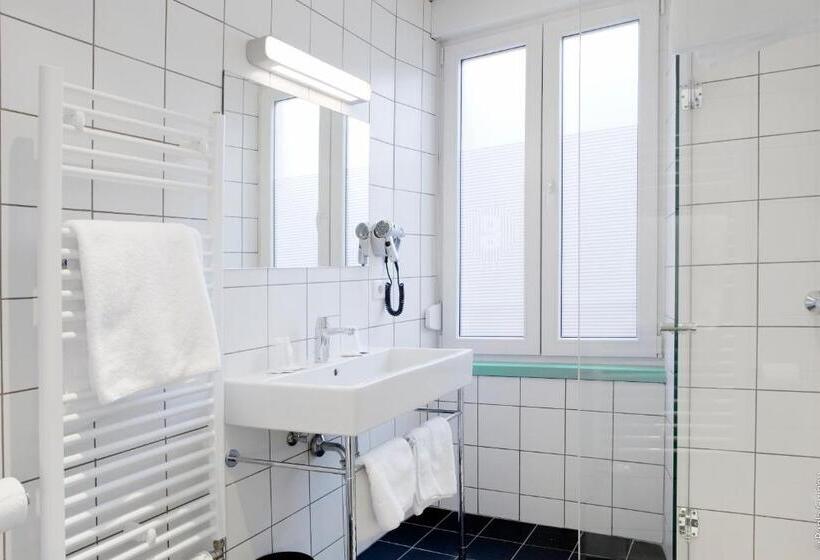 스탠다드 룸, Graffalgar