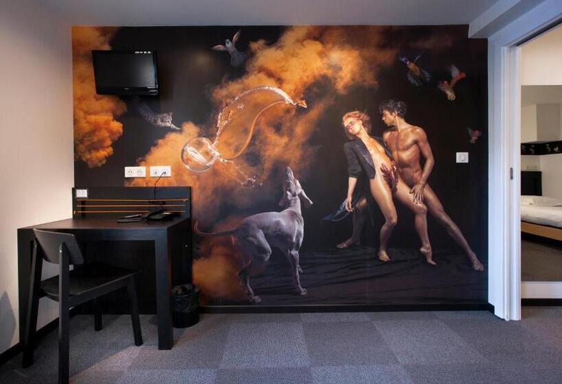 패밀리 룸, Graffalgar