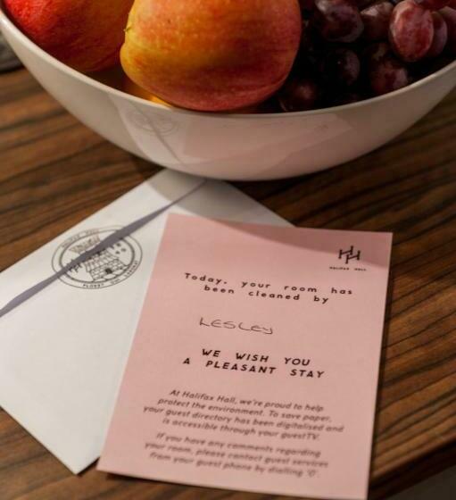 غرفة قياسية, Halifax Hall