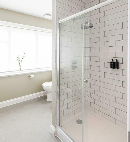 غرفة قياسية, Halifax Hall